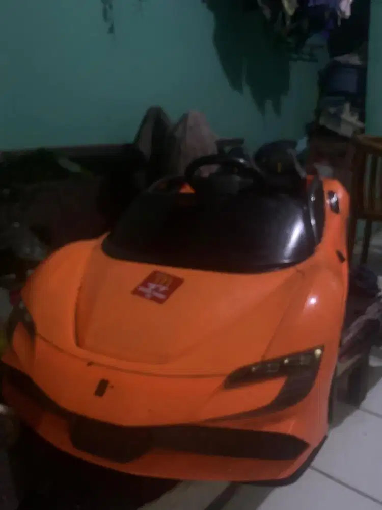 mobil mainan anak ferari bekas boleh chat jika butuh
