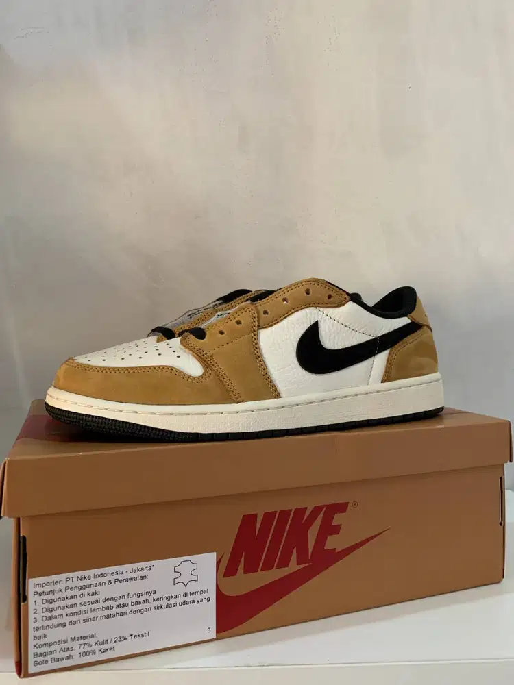 Nike Air Jordan 1 Low OG Rookie of The Year Size US 9 / Euro 42.5 BNIB