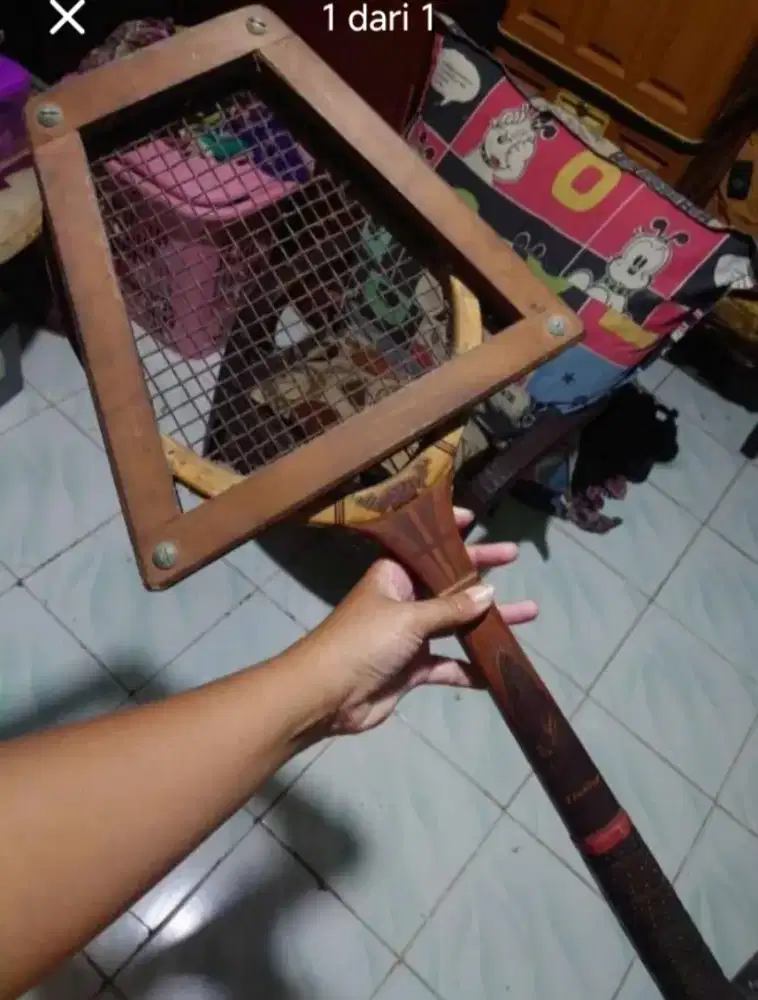 Raket tennis kayu jadul