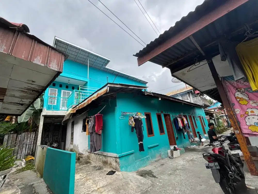 Rumah semi furnished + kontrakan 4 pintu Di rapak, balikpapan