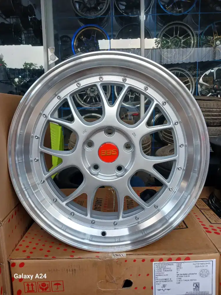 BBS LM-R ring 18 lebar 8,5 pcd 5x113 et 38 mercy innova