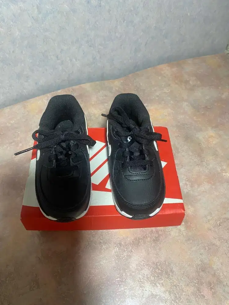 PRELOVED NIKE SALE AIRMAX BLACK WHITE ORI ANAK || SEPATU ANAK ORI