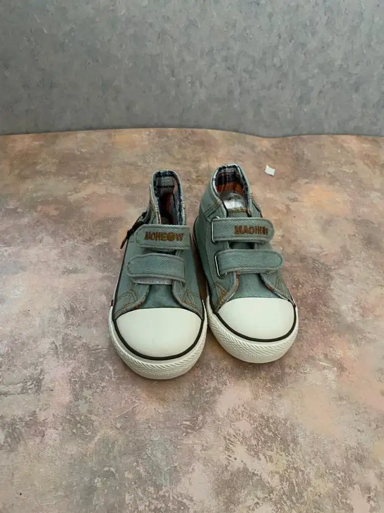 PRELOVED SEPATU ANAK DAWN JEANS SNEAKER SHOES