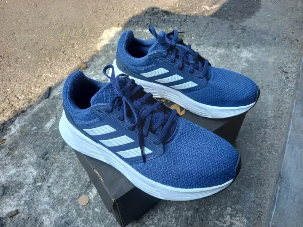 Sepatu running adidas galaxy 6 ori size 42