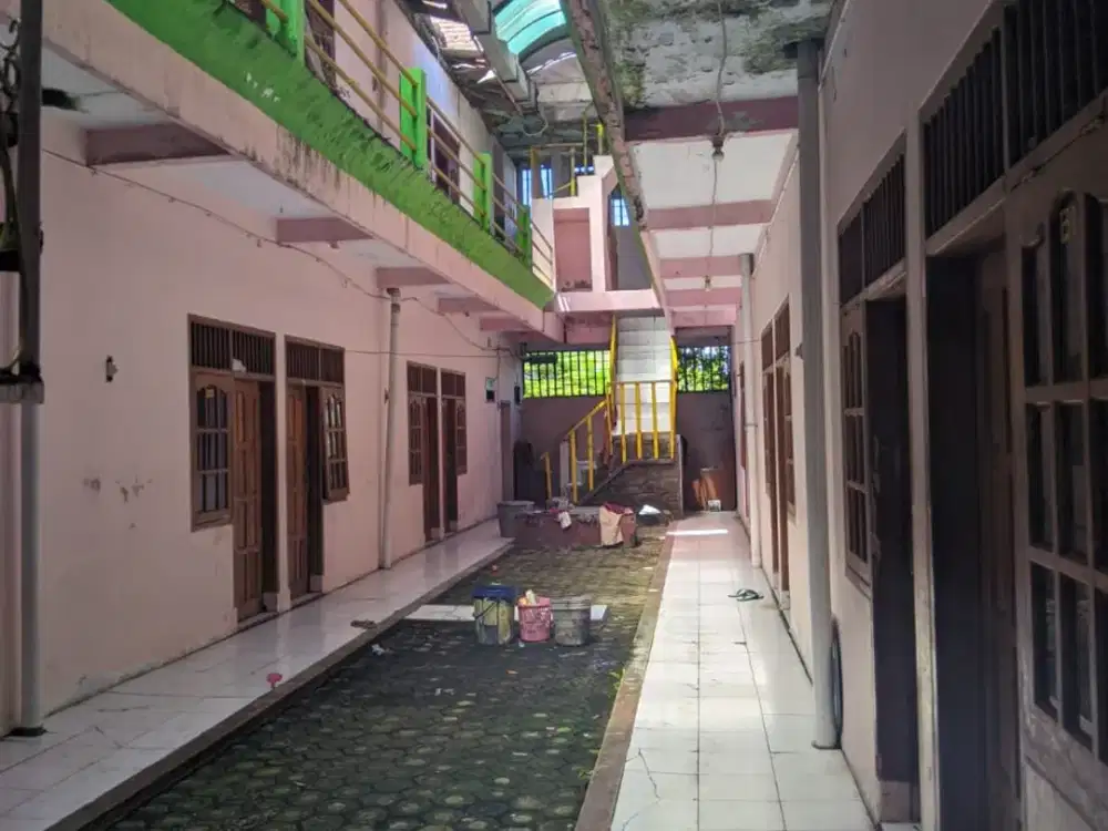 Kos-kosan 2 Lantai 36 KT dan 1 Rumah Tinggal Dijual Cepat