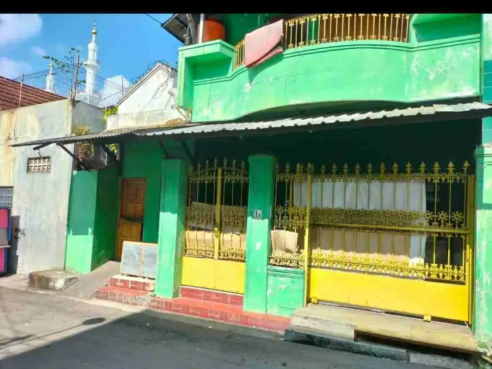 Di jual murah 2 lantai dekat Sheikh Zayed Solo
