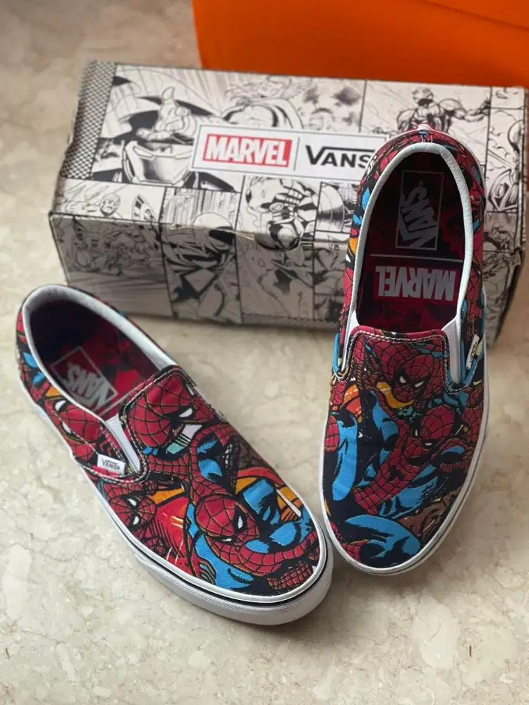 Vans Langka! Limited edition marvel. Like new!