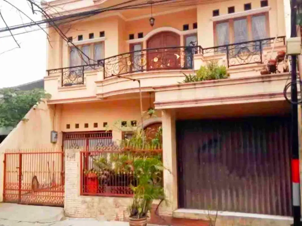 Dijual Rumah 2 Lantai di Utan kayu Utara Jakarta timur
