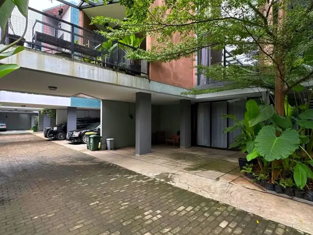 BEST DEAL! Rumah Lebak Bulus Dijual. Terawat, NEGO