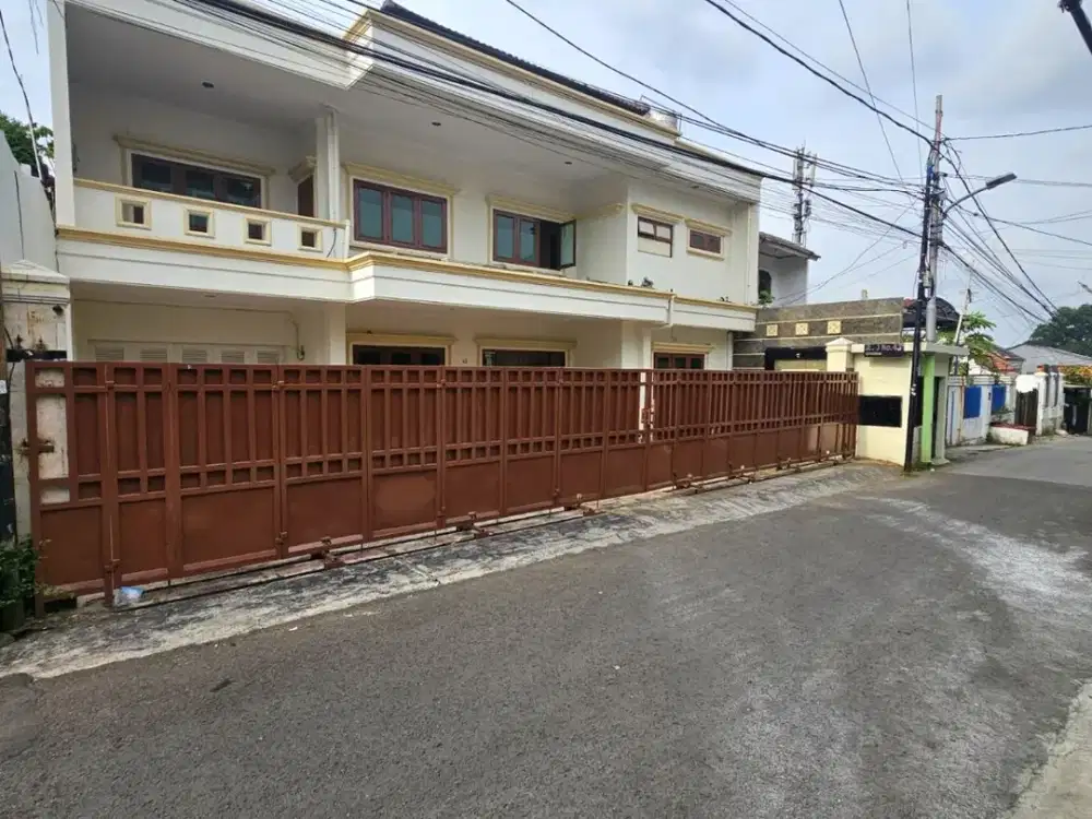 Rumah Tebet Dijual. bangunan terawat, Akses 2 Mobil. NEGO