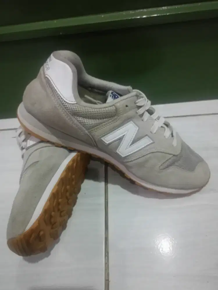 Sepatu new balance size 42