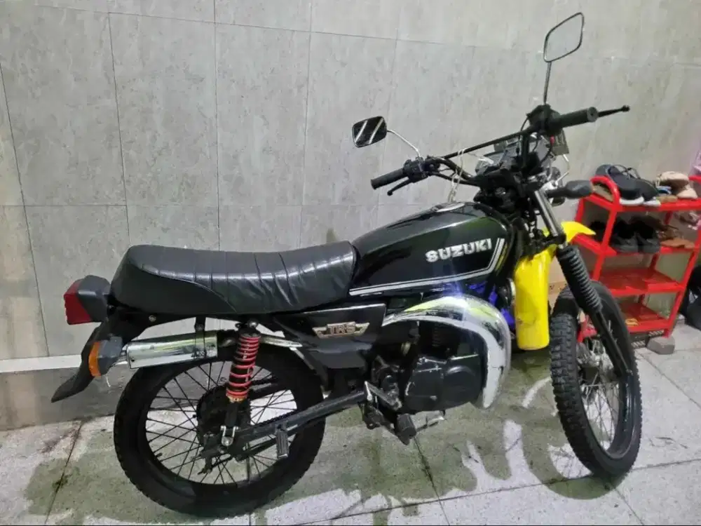 Suzuki TRS 1986