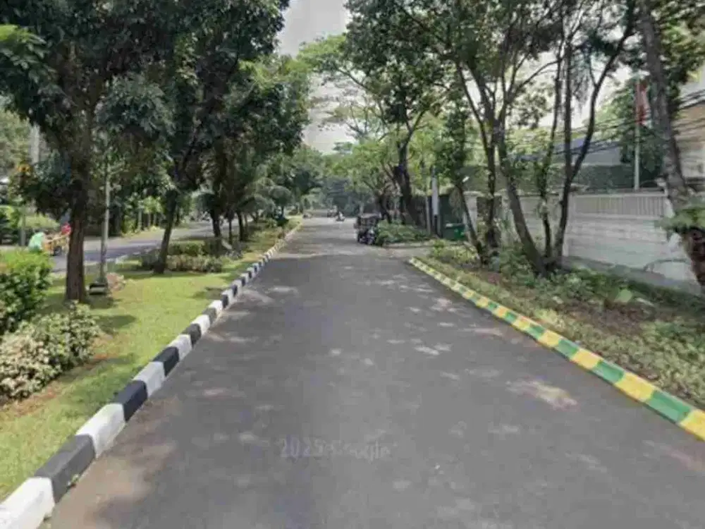 FOR SALE
RUMAH SIAP HUNI
DI BRAWIJAYA KBY BARU
SHM
Lt. 930m2
Lb. 580m2
Kt. 5 + 2art
Km. 5 + 1art
Semi furnish
Swimming pool
Ruang gym
Dapur bersih
Dapur kotor
Listrik 65000watt
Rooftop
Smart home system
Garasi muat 6 mobil

Harga 120 M nego