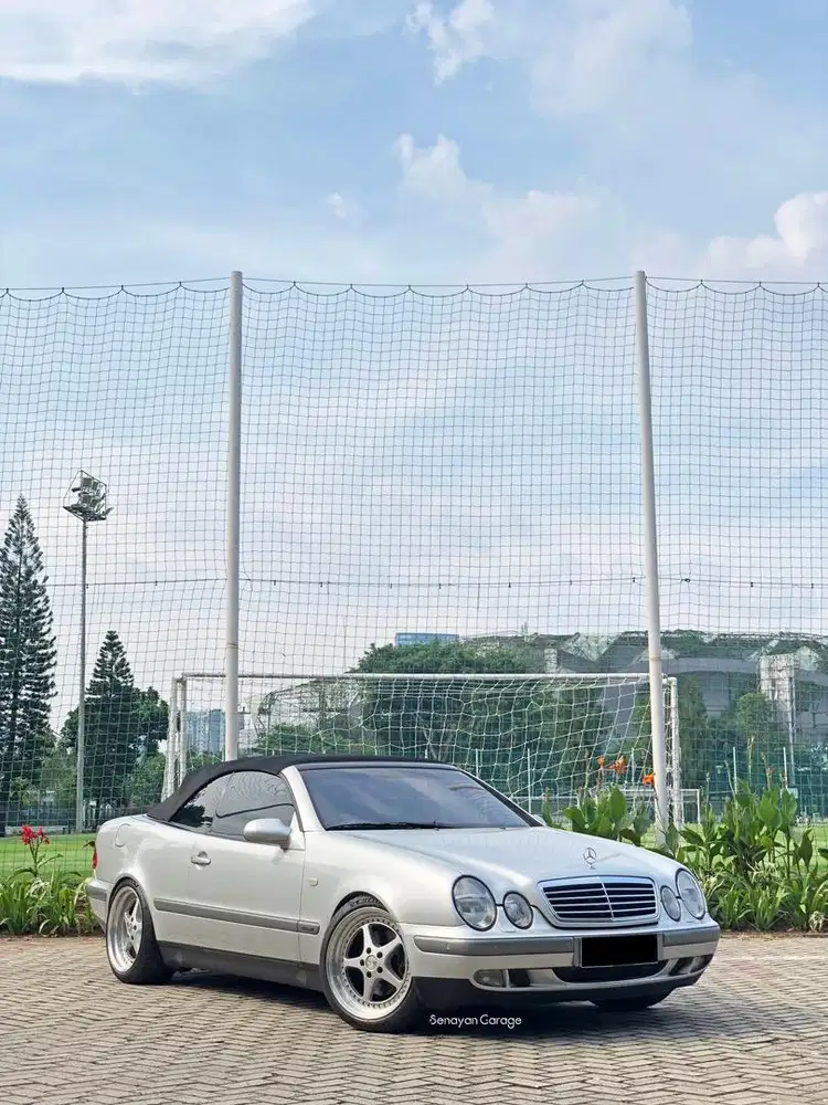 Mercedes Benz CLK320 Cabriolet 1999 Rare Collector Item Low KM