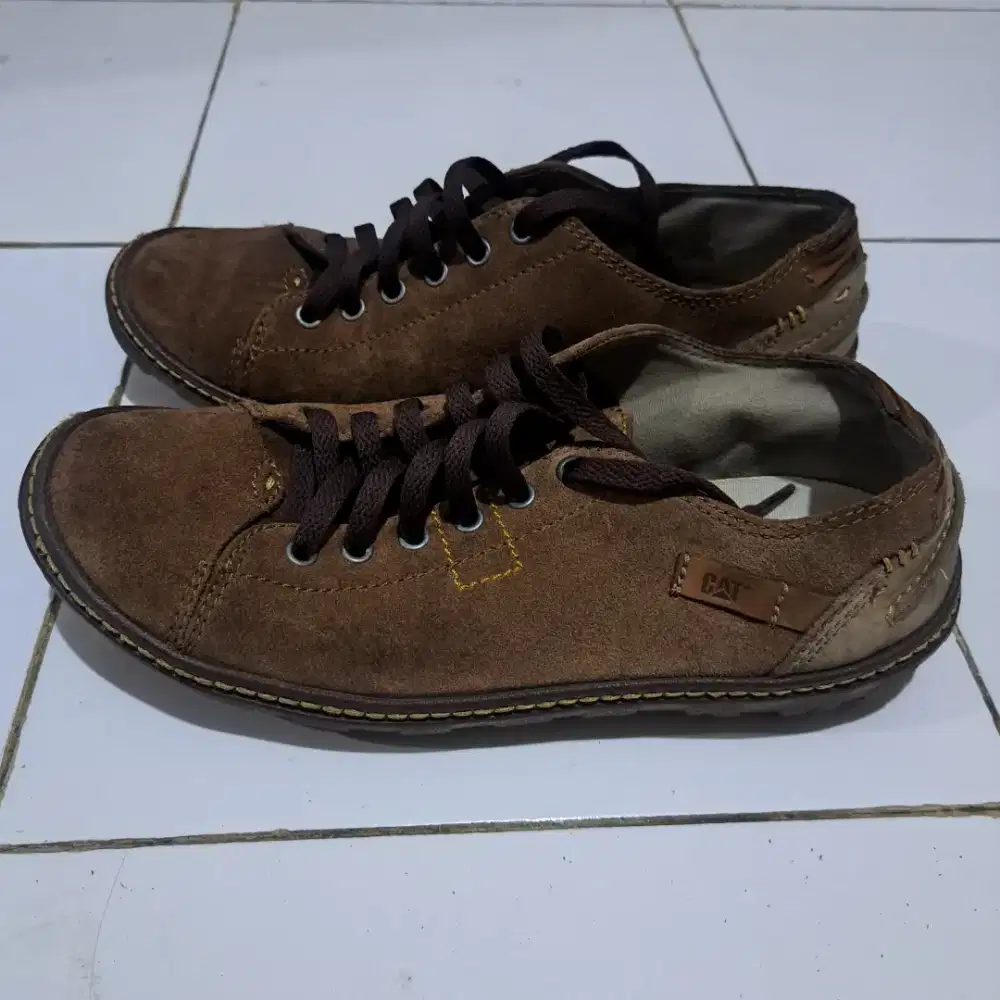 Sepatu caterpillar second, size 42
