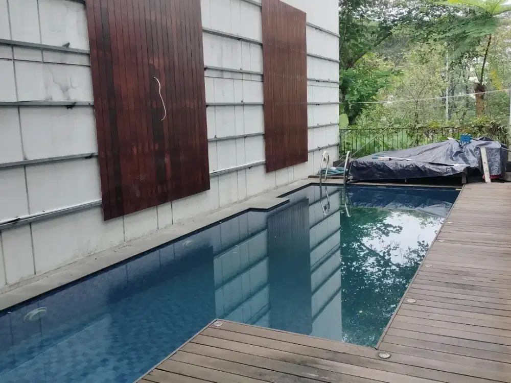 Jual Rumah Mewah Modern ada kolam renang dan lift di Navapark BSD