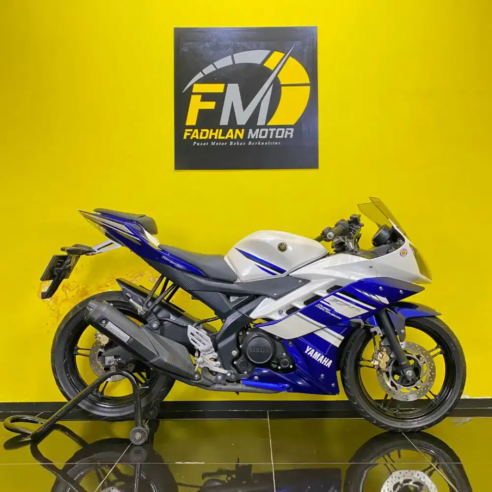 Yamaha R15 V2 Tahun 2015 biru pajak hidup kondisi joss istimewa