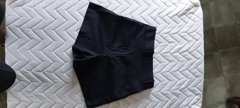 H&M black shortpant