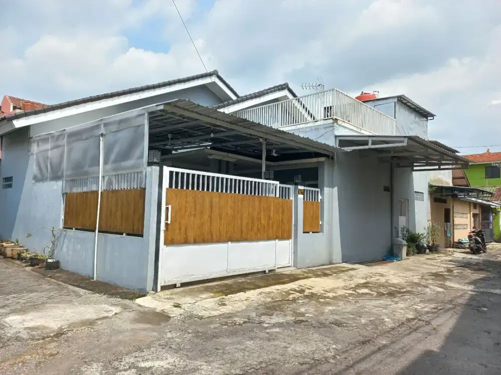 Rumah luas nyaman dekat gedung Setyowati Gentan Solo