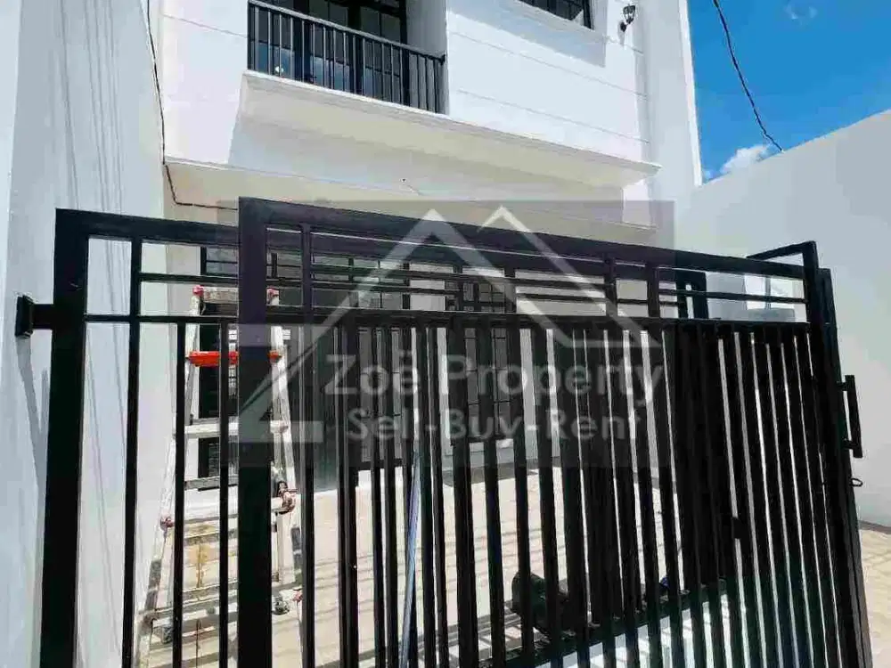 Rumah Brand New 2 Lantai Disain Clasic Minimalis Siap Huni di Kencana Loka BSD City