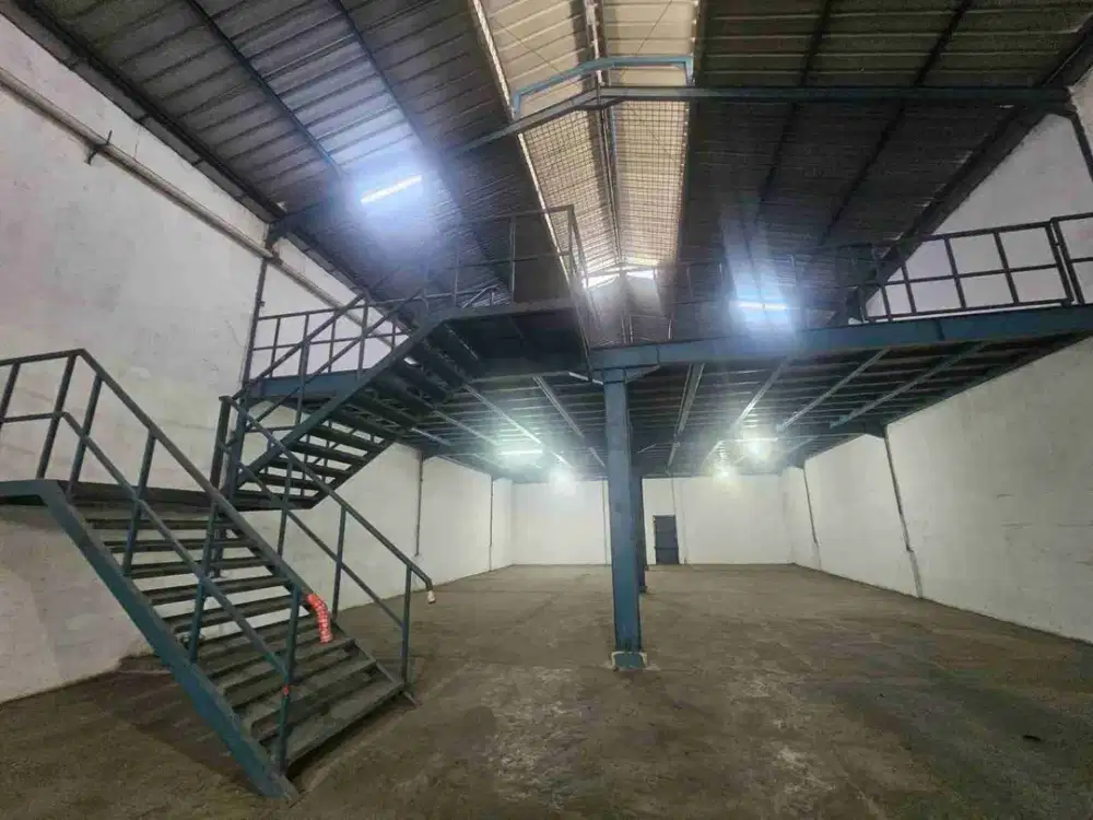 Di sewakan gudang daan mogot