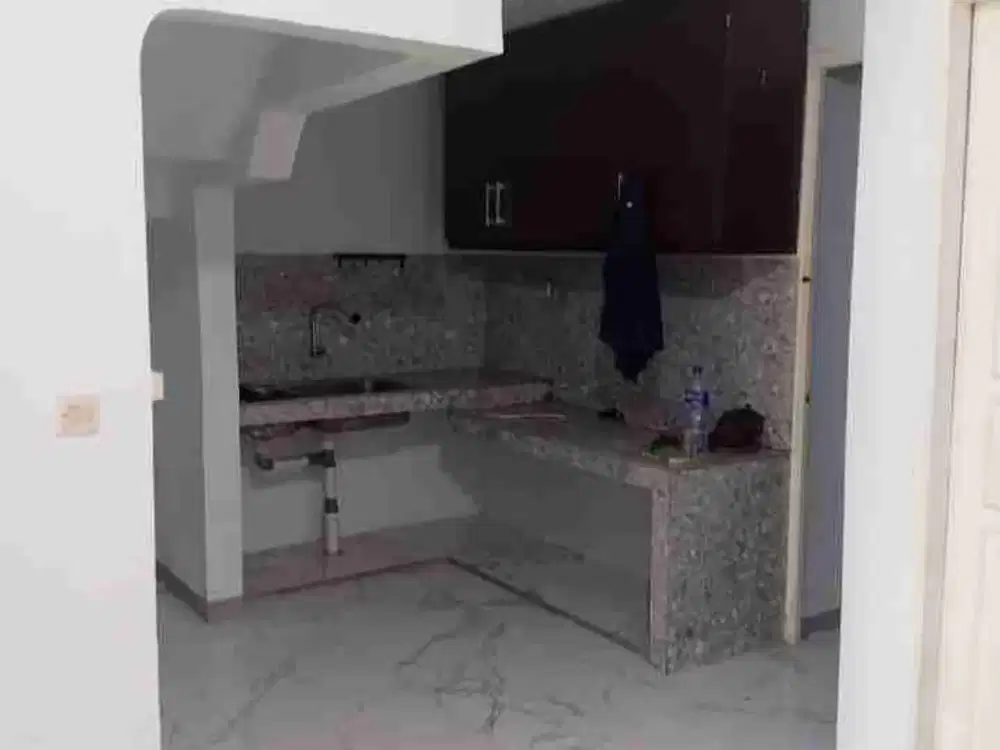 DISEWA RUMAH TAMAN PALEM LESTARU