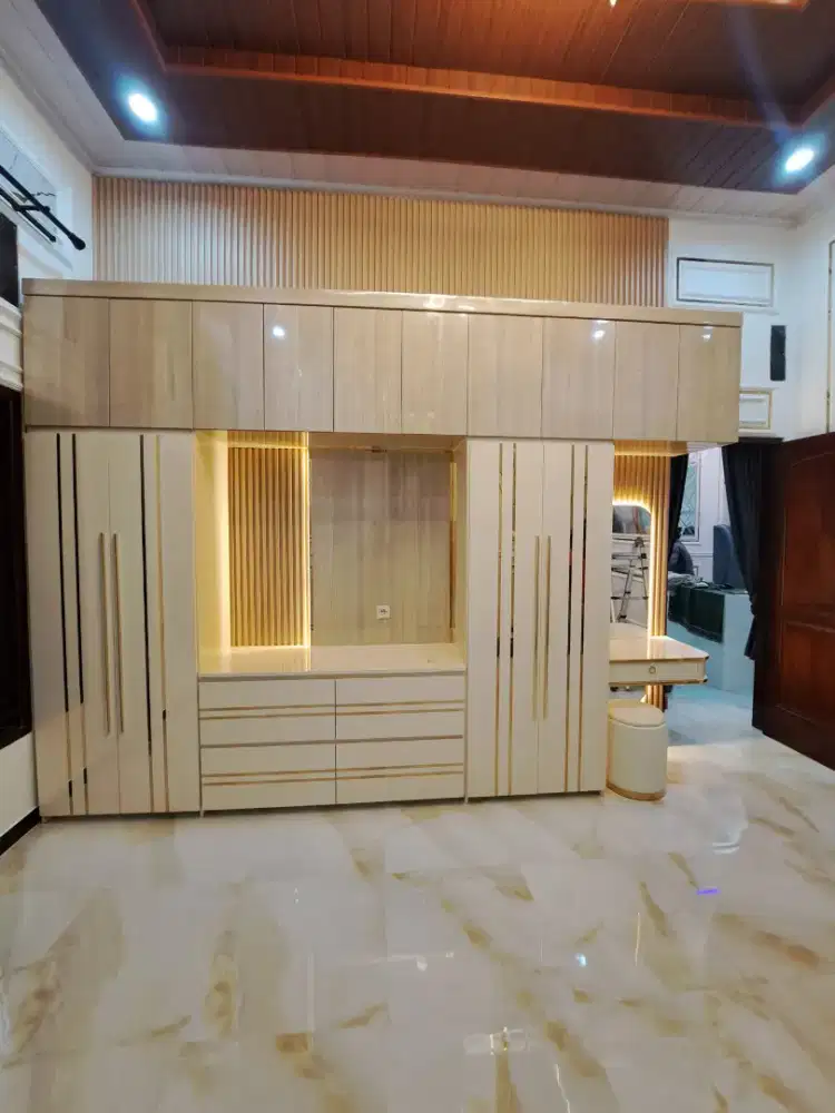 Lemari pakaian minimalis