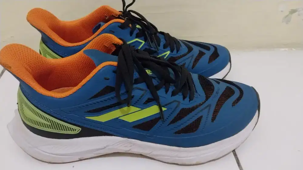 SEPATU RUNNING SECOND ORI MILS.SIZE 38