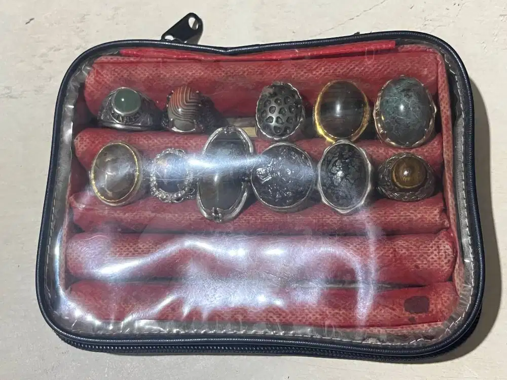 set koleksi 10 batu akik + 1 Hawk-Eye