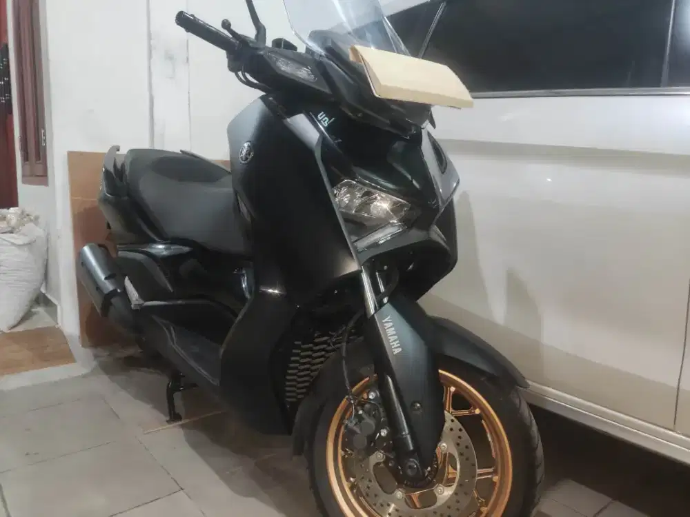 Xmax conneected 2024 km low
