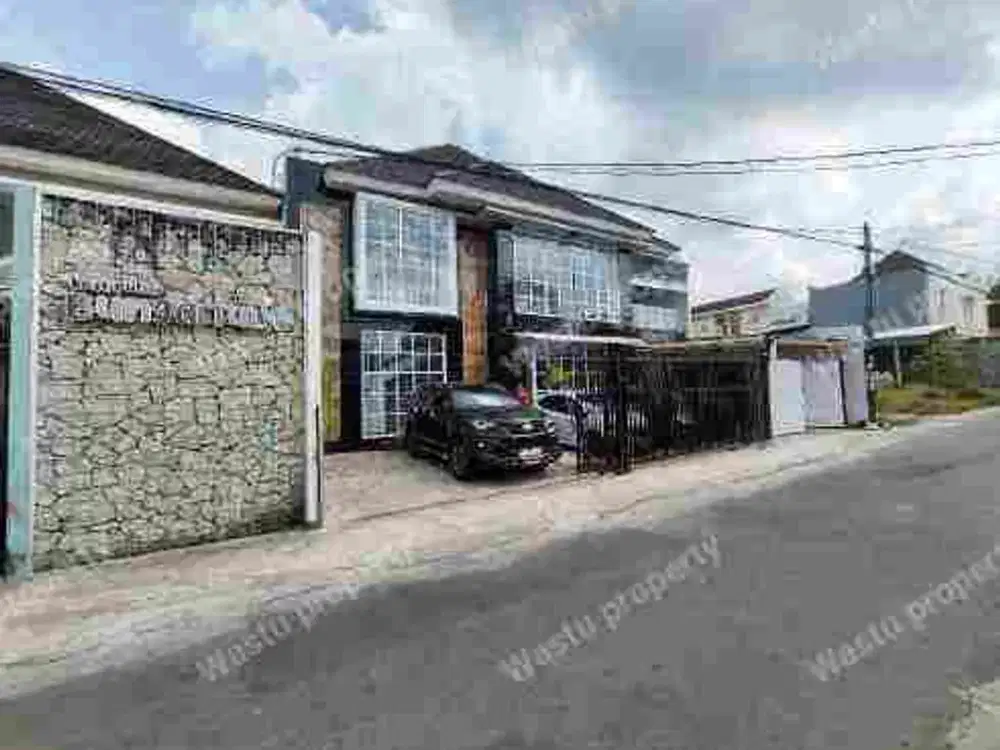 KOST KOSTAN MEWAH 73 KAMAR 300 METER DARI UII