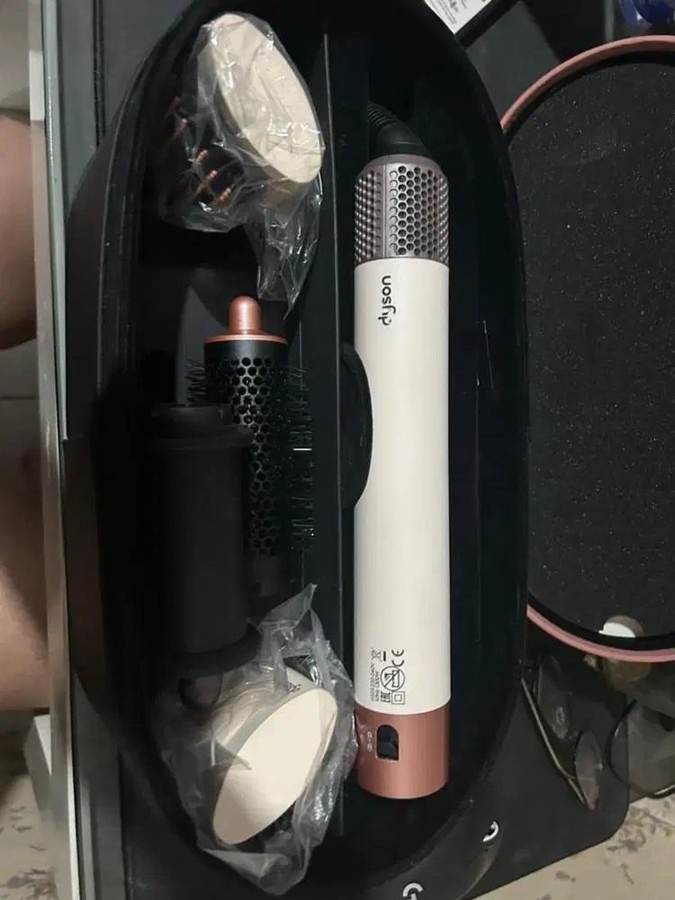 Dyson Air Wrap Prelove