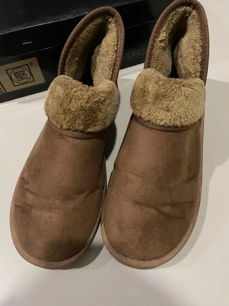 Sepatu bulu winter musim dingin man