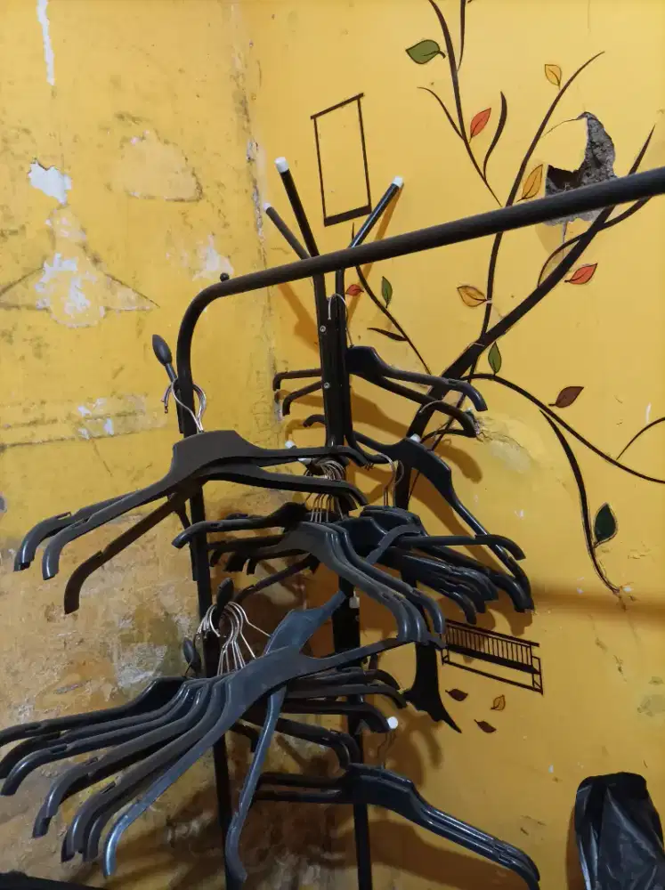 Mannequin, hanger 2 lusin, gantungan baju berdiri