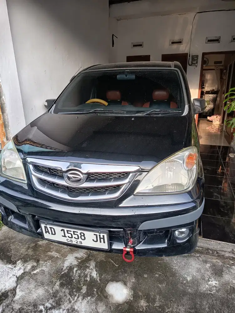 Daihatsu Xenia 2010 Bensin istimewa