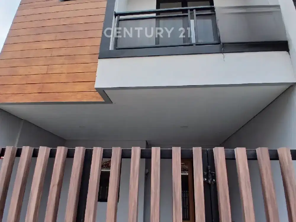 Disewakan Brand New House 3 Lantai Tebet Jakarta Selatan