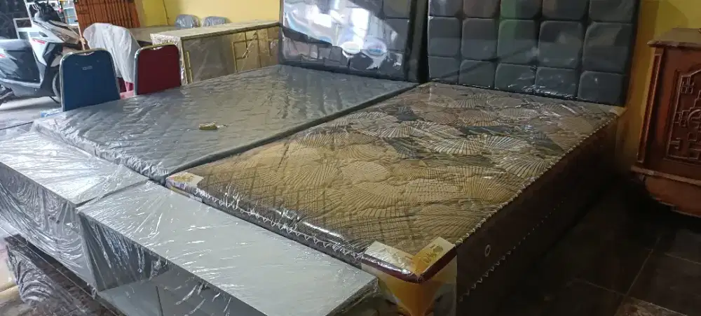 2 Set Springbed,2 Meja Tv, Kursi Jati Dan Sofa 3 Seat