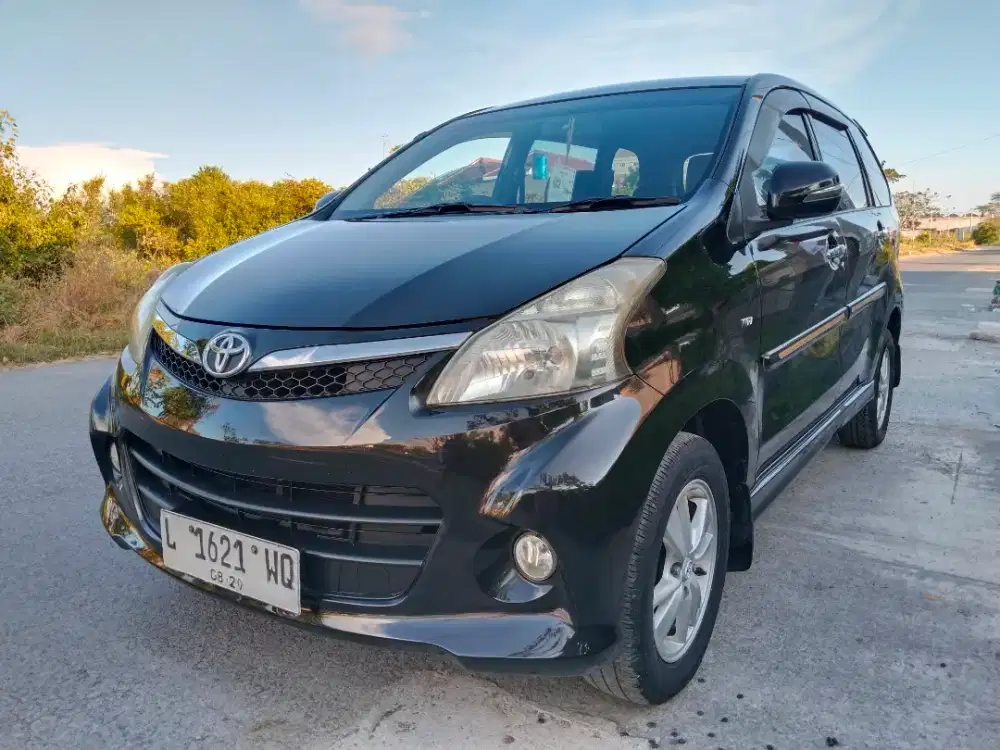TOYOTA AVANZA VELOZ 1.5 MT 2014 HITAM L SURABAYA