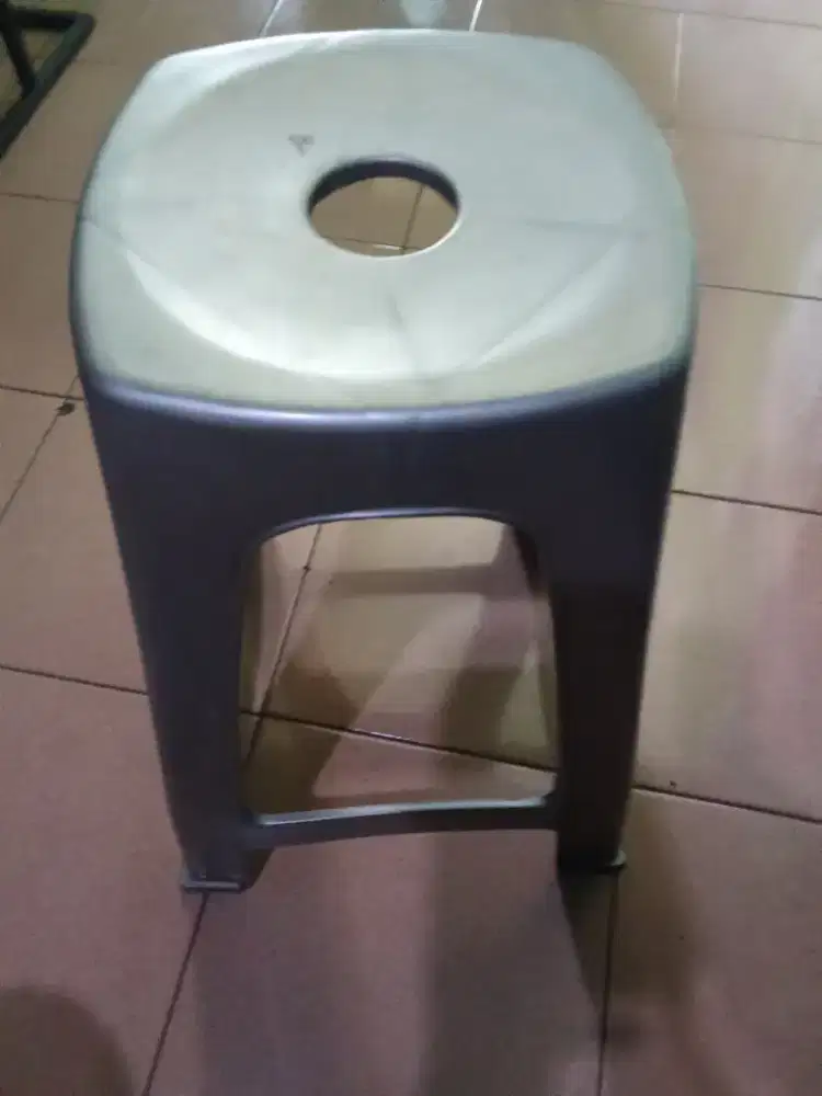 Di jual murah Kursi plastik warung