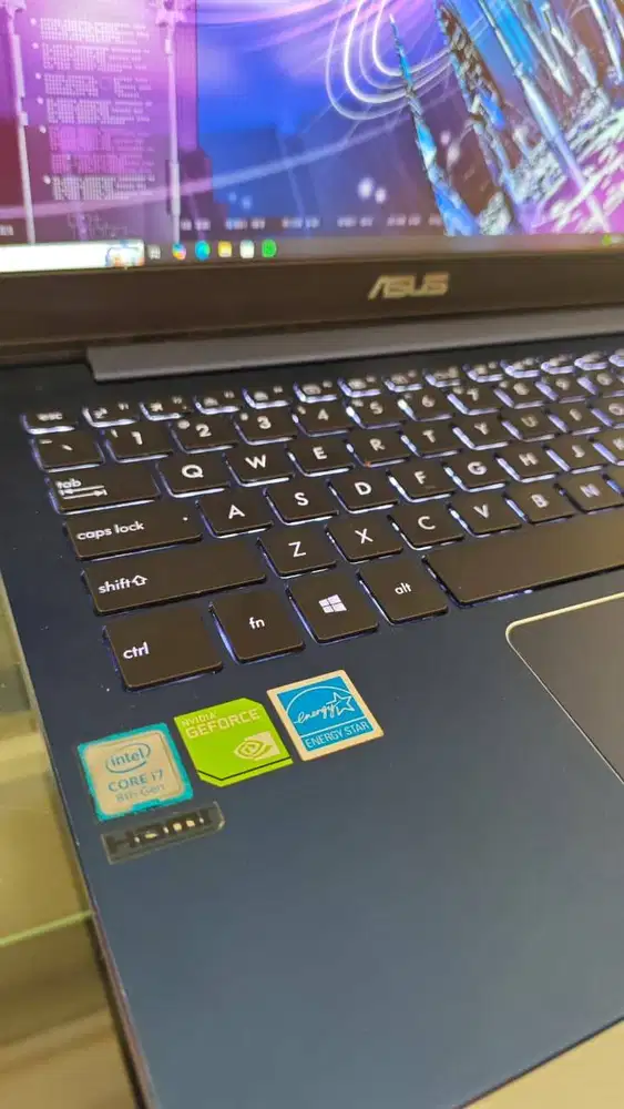 Asus Zenbook UX430U Ultra slim core i7 gen 8 ram 16gb dual VGA Nvidia