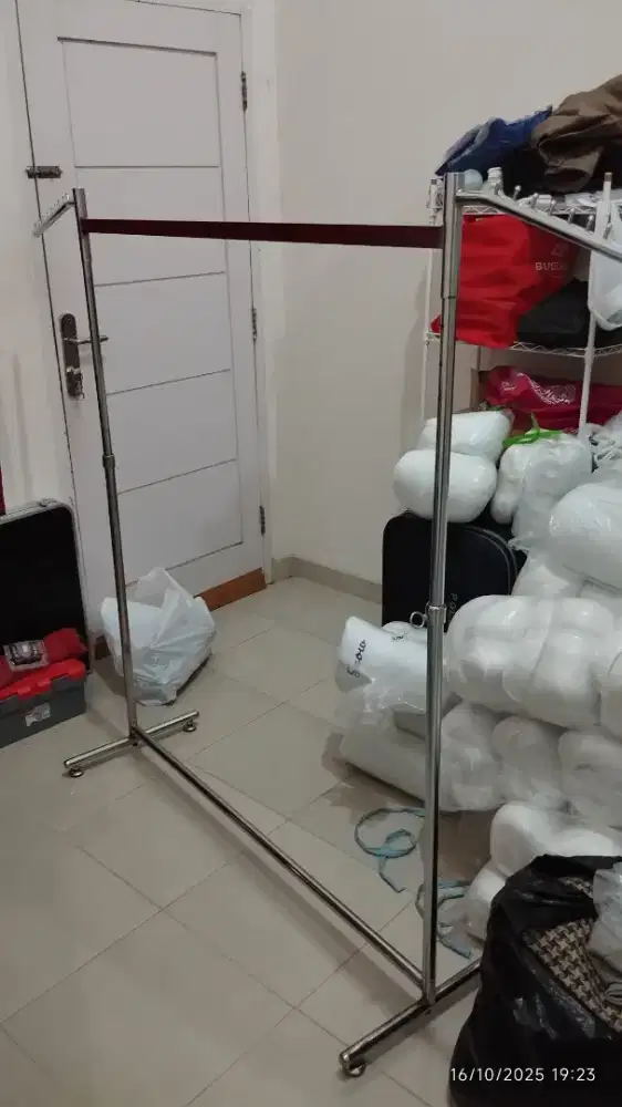 Jual gantungan pakaian