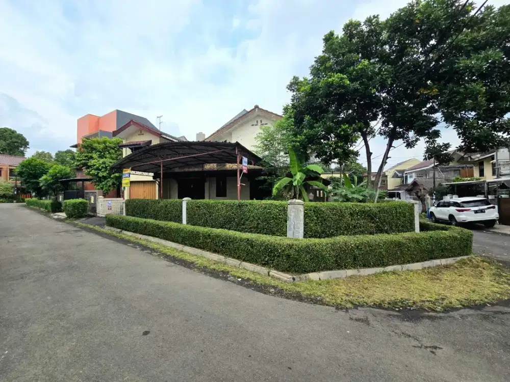 Rumah Nyaman Posisi Hoek Taman Cimanggu