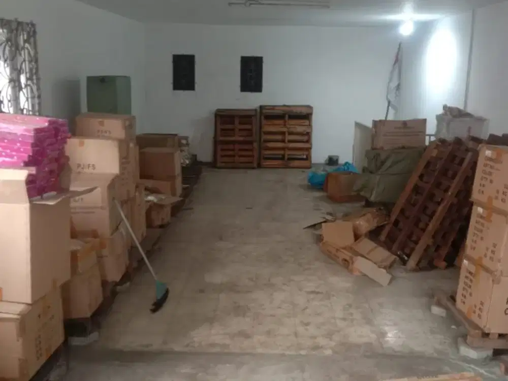 Ruko 3 Lantai Dalam Komplek di Tambora Jakbar