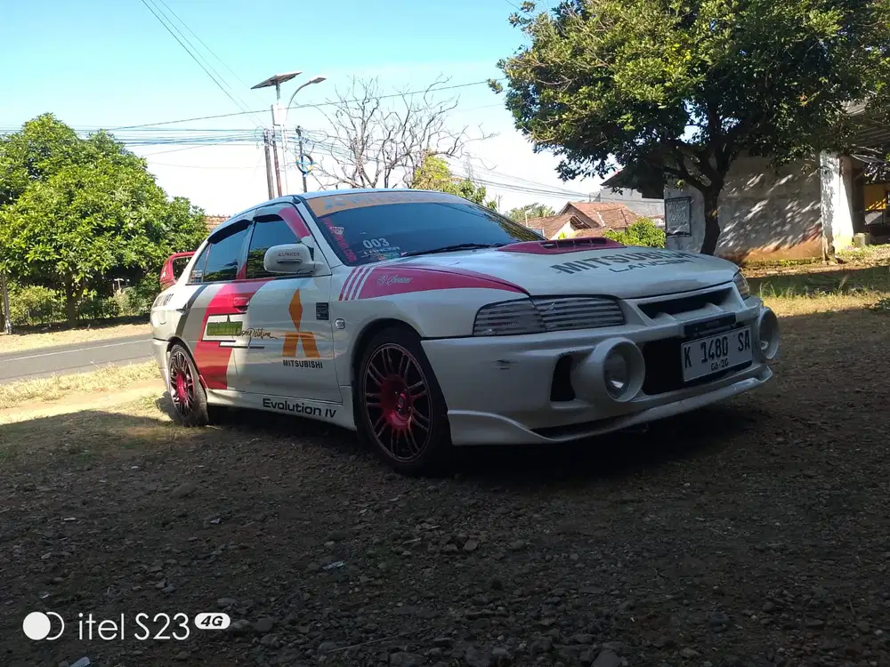 Mitsubishi Lancer 1998 Bensin