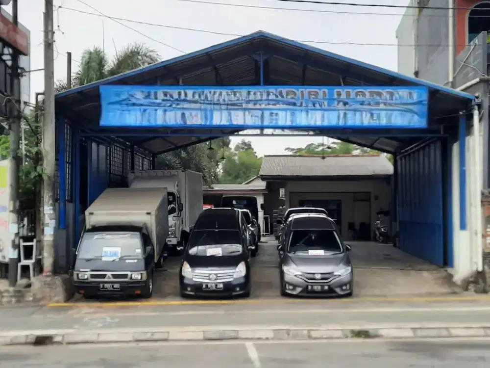 Showroom di Jl Raya Viktor BSD Lokasi Strategis