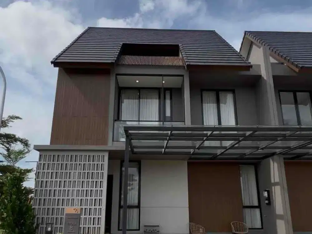 NEW SUMMARECON 3LT COZY ATTIC ROOM