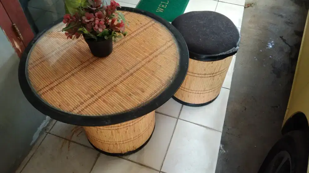 Meja teras dan kursi teras