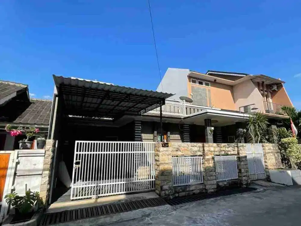 Rumah Strategis 1 ½ Lantai di Taman Galaxy Bekasi