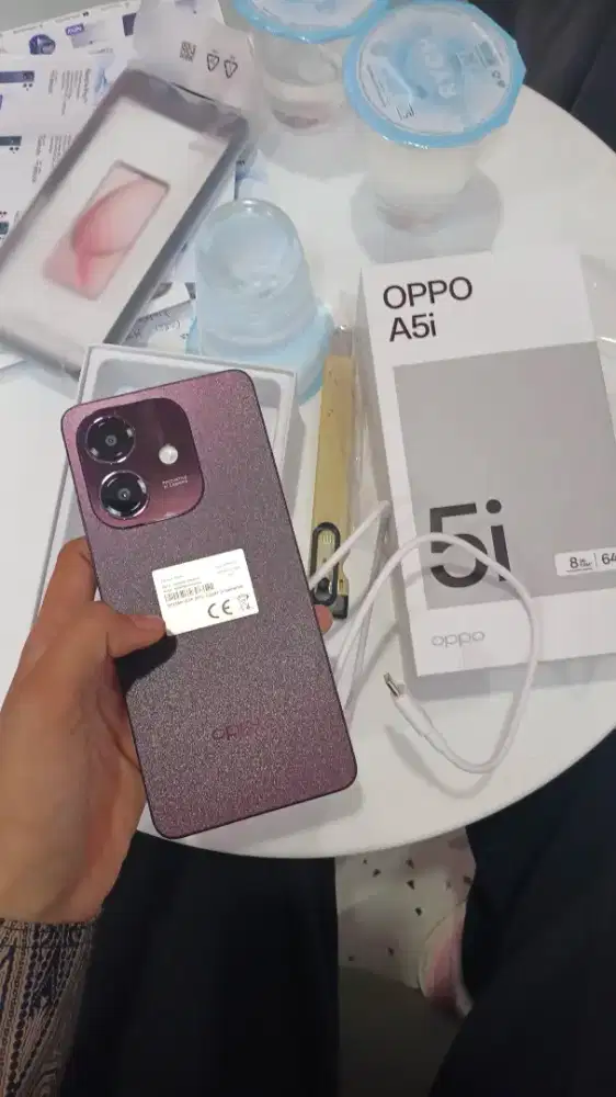 Oppo A5i foto sebagai contoh