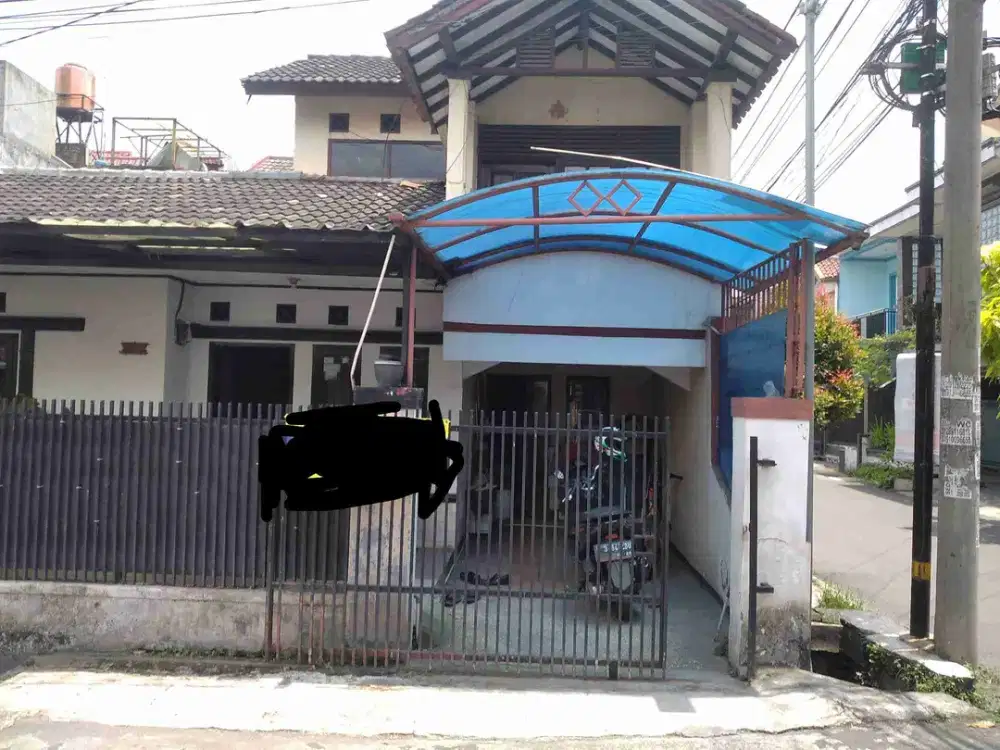 Di jual rumah di komplek Margahayu raya